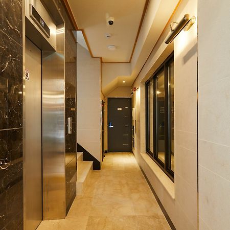 Red Stone Guesthouse Сеул Экстерьер фото